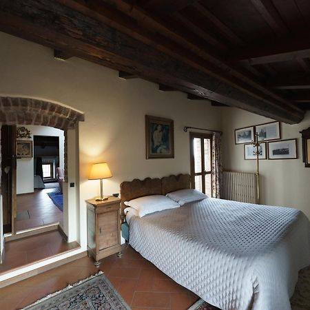 Bed and Breakfast Castello Di Cernusco Lombardone Zimmer foto