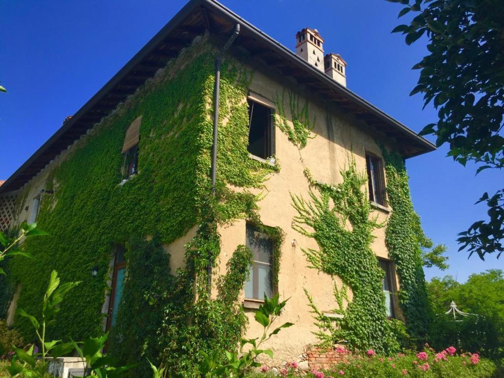 Bed and Breakfast Castello Di Cernusco Lombardone Exterior foto