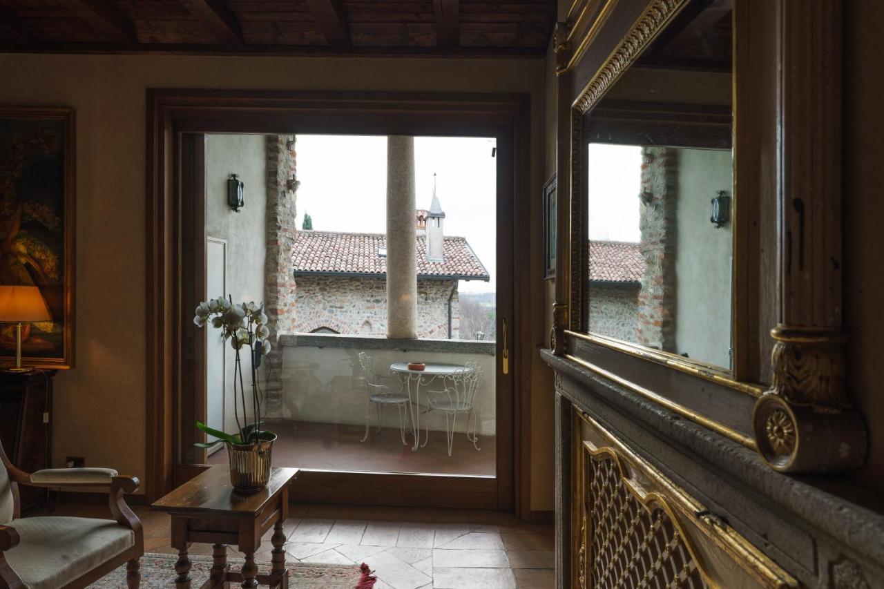 Bed and Breakfast Castello Di Cernusco Lombardone Exterior foto